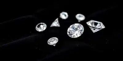 Мировые цены на бриллианты достигли минимума за 10 лет