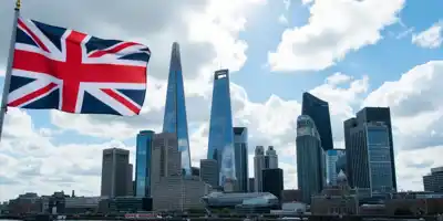 Стармер случайно применил французский подход к экономическим вызовам Британии