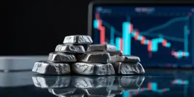 Серебро снижается после паузы США в тарифах на импорт критических минералов