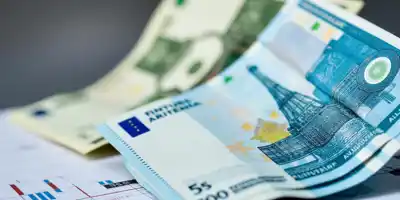 Европейская валюта приближается к рекордному росту за 20 лет по отношению к доллару