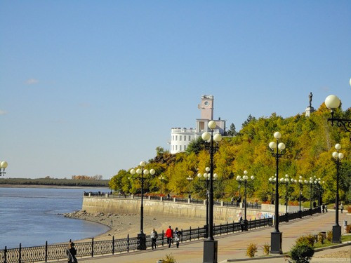 Набережная адмирала Невельского в городе 