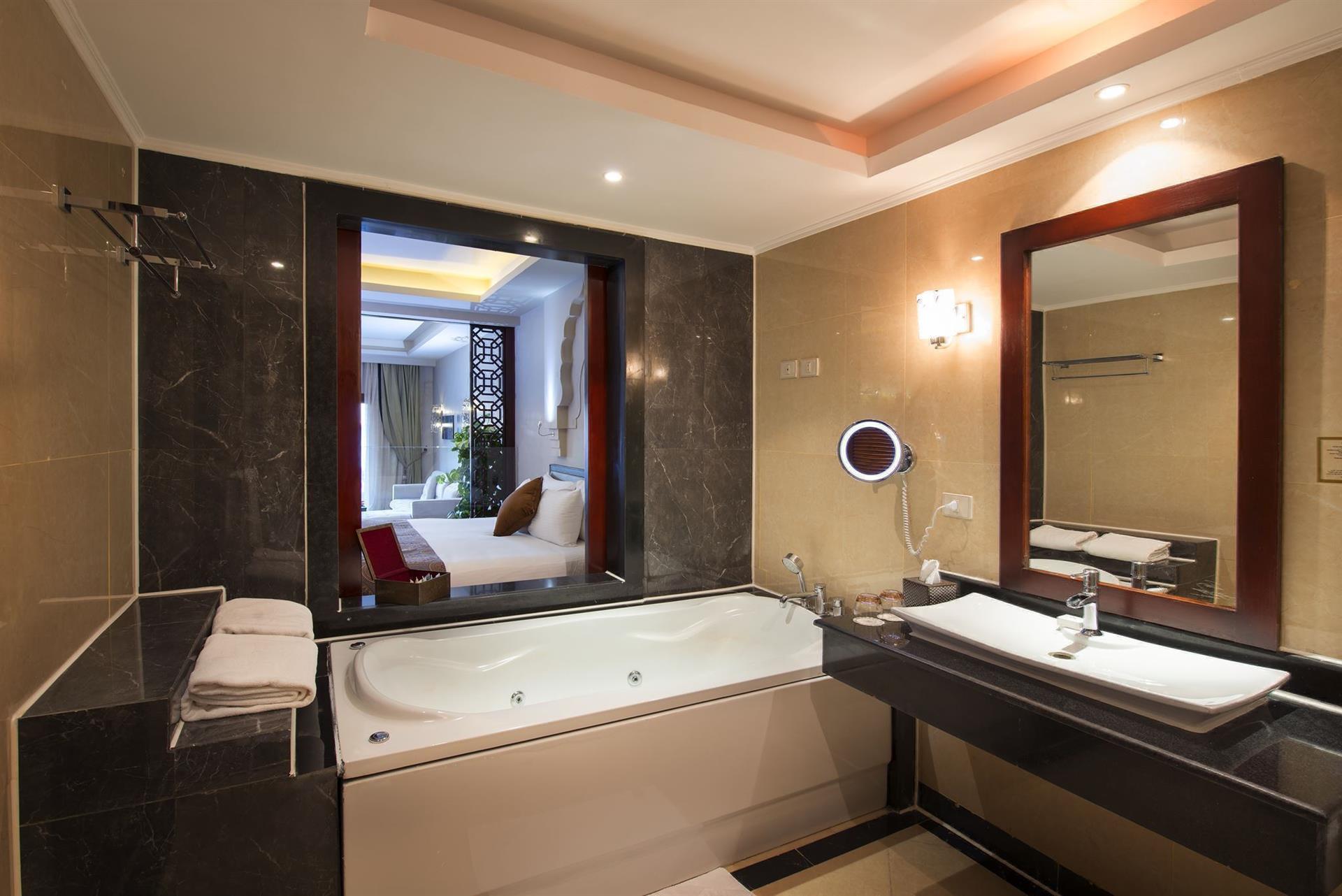 Executive Suite - Posh Club