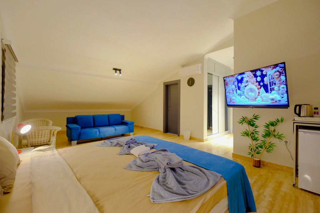 Double Suite with balcony and with pool view