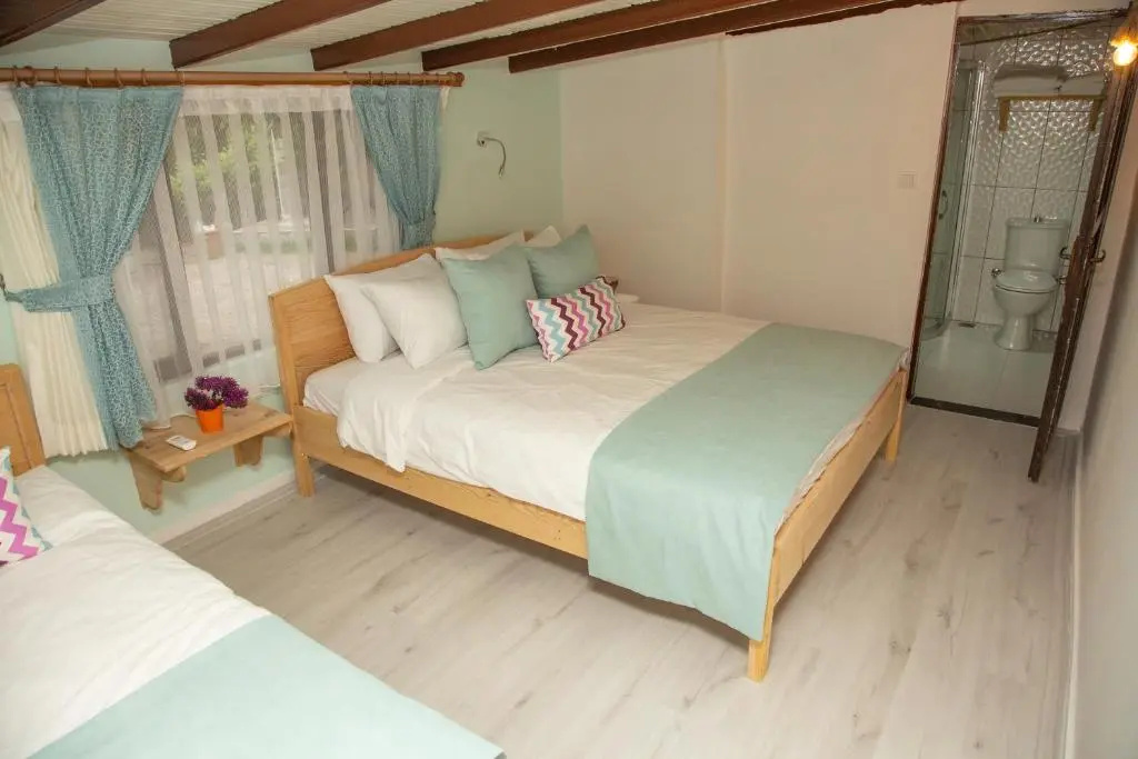 Standard Triple room with sea view
