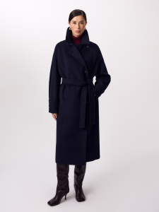 Шерстяное пальто с мембраной и утеплённой спинкой