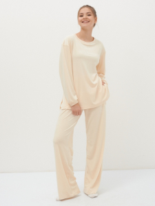 Костюм из велюра со свитшотом и брюками-палаццо