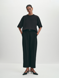 Трикотажная футболка оверсайз с декором