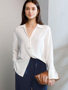 Блузка с широкими манжетами из вискозы с лиоцеллом