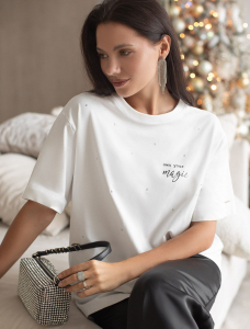 Удлиненная футболка over-size с  принтом стразами