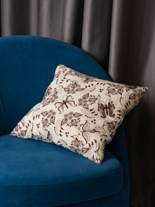 Подушка декоративная беж