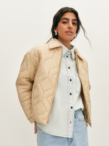 Укороченная куртка с фигурной стёжкой