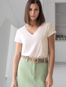 Базовая футболка из премиального хлопка с V образным вырезом