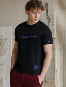 Футболка из премиального хлопка с авторским принтом