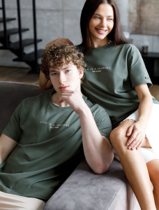 Футболка из премиального хлопка с авторским принтом