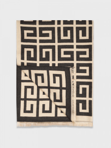 Палантин с орнаментом 