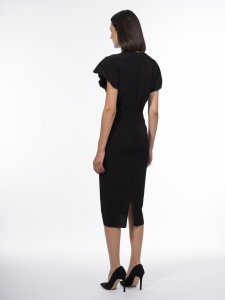 Приталенное платье с рукавом-крылышком дизайнерского кроя