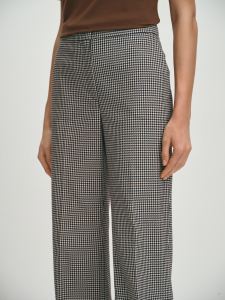 Прямые брюки с классическим принтом