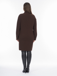 Короткое трикотажное платье с длинным рукавом