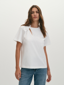 Футболка с дизайнерским перекрутом