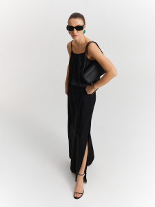 Топ на бретелях черный