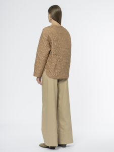 Стеганая куртка на кнопках