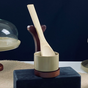 235-124 Подставка с ложкой TROPICAL в под.уп.(х16)Фарфор