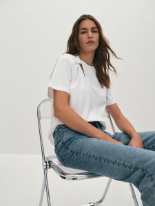 Футболка с дизайнерским перекрутом