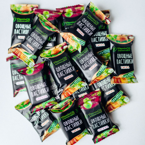 Конфета фруктово-ореховая с мёдом Ассорти в глазури (абрикос, лимон, яблоко,вишня, слива) 400г (9шт)