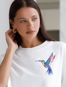 Футболка из тонкого эластичного футера со шнуром внизу