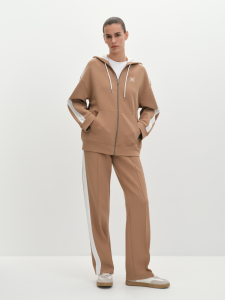 Прямые трикотажные брюки с лампасами