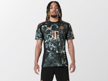 Футбольная форма Adidas FC Bayern Munchen
