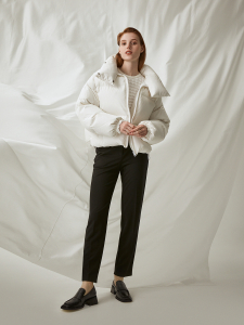 Укороченный пуховик