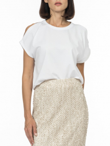 Футболка с разрезами на рукавах