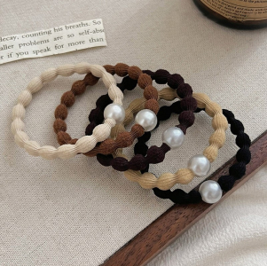 Набор резинок для волос волнистые с жемчужной бусиной 5 штук