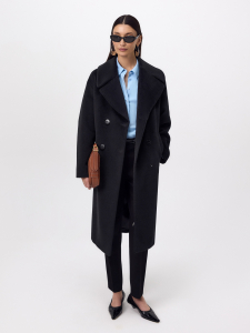 Шерстяное пальто с мембраной и утеплённой спинкой