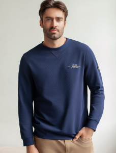 Джемпер легкий из фактурного эластичного трикотажа с принтом