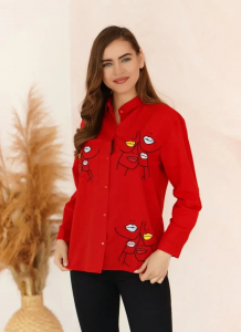 Женская рубашка с вышивкой губы First Way