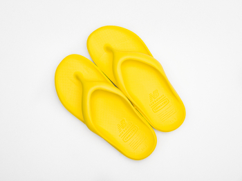 Сланцы New Balance