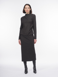 Трикотажная юбка миди на резинке с высоким разрезом