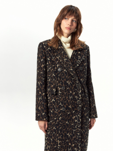 Шерстяное пальто с мембраной и утеплённой спинкой