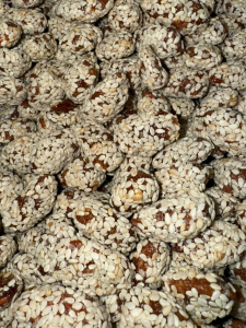 Миндаль в меде  и кунжуте 1 кг