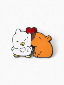 Значок «Капибара с утёнком», оранжево-белый в чёрном металле