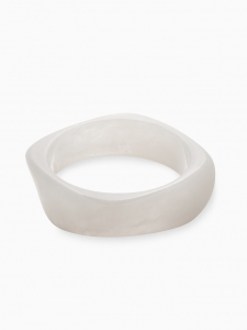 Браслет на руку широкий акриловый, белый