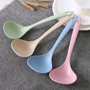 Половник из пшеничной соломы