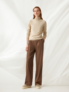 Водолазка из вязаного трикотажа