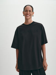 Трикотажная футболка оверсайз с декором