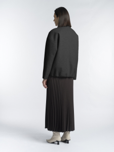 Черная утепленная куртка из пальтовой ткани