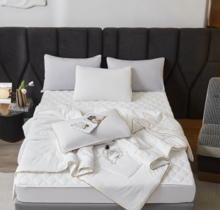 Одеяло Mency с наматрасником и наволочками однотонное ODMNAMO006