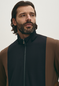 Комбинированная утепленная куртка-толстовка на основе хлопка