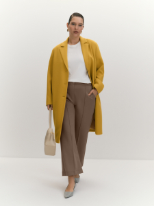 Брюки из трикотажа на основе переработанного полиэстера и хлопка